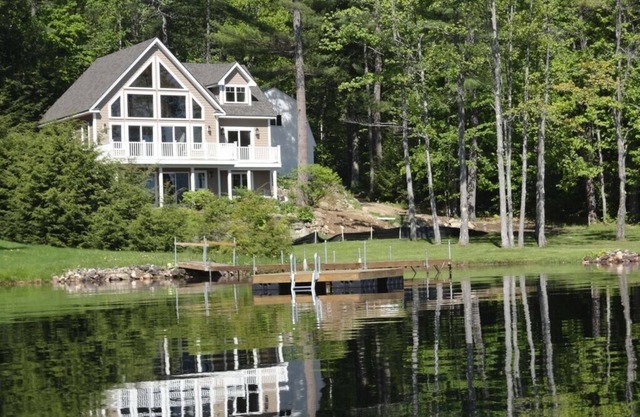 Casa moderna frente al lago en Woods Pond con Sandy Beach.