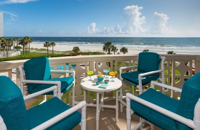 Precioso, recientemente renovado condominio frente al mar ~ Camina hasta Flagler Ave!