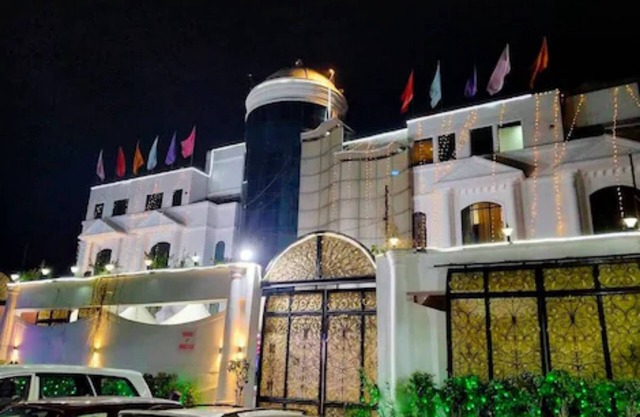 Goroomgo Mandakini Royale Kanpur