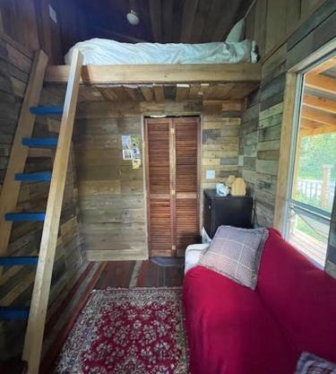 Gracies Grotto Cabin
