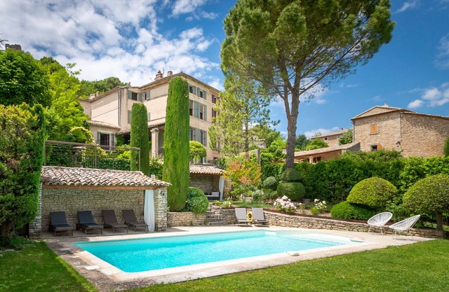 Grand Lacoste villa, 5 bedrooms/bathrooms, pool and views