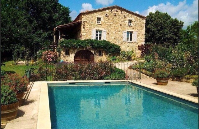 Grand Vue vert - Amplia casa rural de 2 dormitorios, piscina climatizada en el borde del pueblo medieval