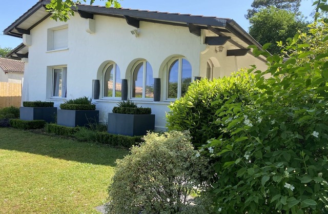 Gran Arcachonaise en los viñedos de Burdeos piscina (Pessac Léognan) Gde