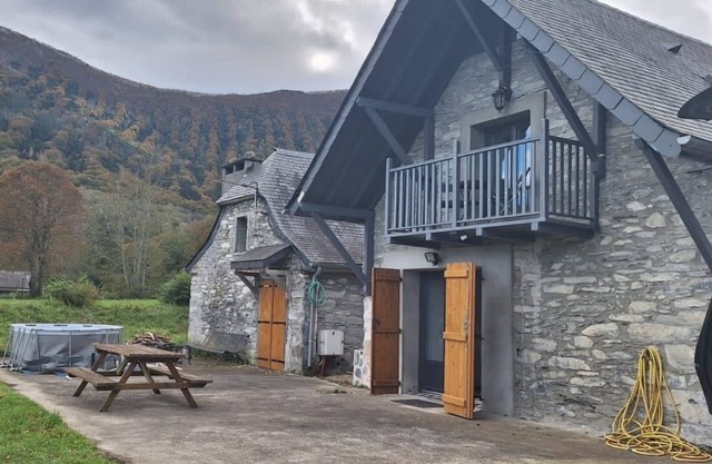 Grande Grange tranquille et unique proche de Lourdes et des ballades