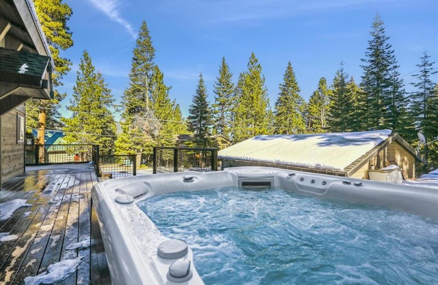 Granlibakken Getaway by Tahoe Getaways - West Shore Retreat-Central Location-Hot Tub-Dog Considered-Near Skiing
