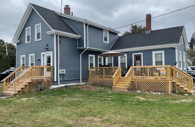 3 bedroom, full kitchen, private parking for 4 & keyless entry
