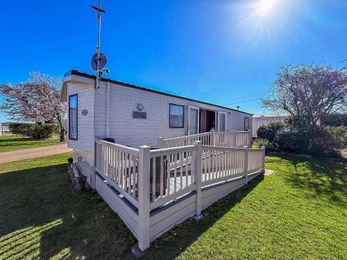 Great 4 Berth Caravan With Wheelchair Access In Suffolk, Ref 68129Bs
