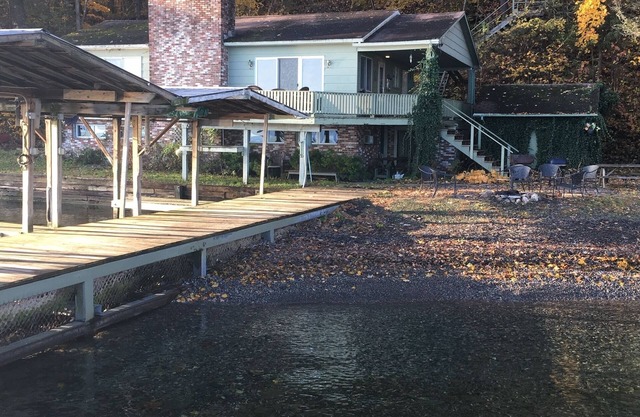 ¡Gran casa en Cayuga Lake para familias, reuniones o simplemente para relajarse!