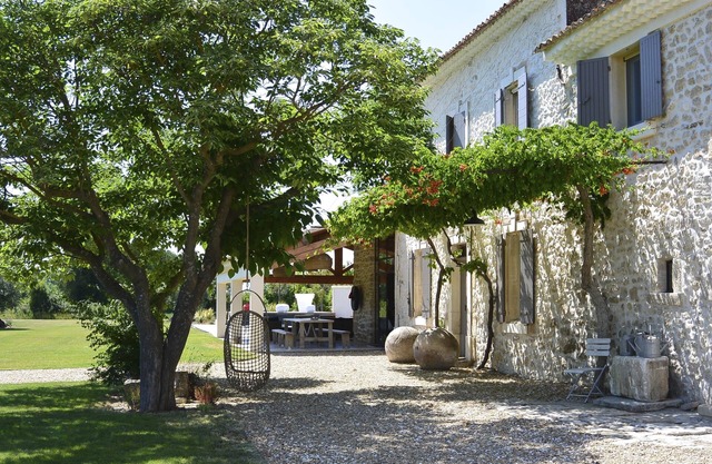 Encantadora casa vacacional en 6 ha en L'Isle-sur-la-Sorgue