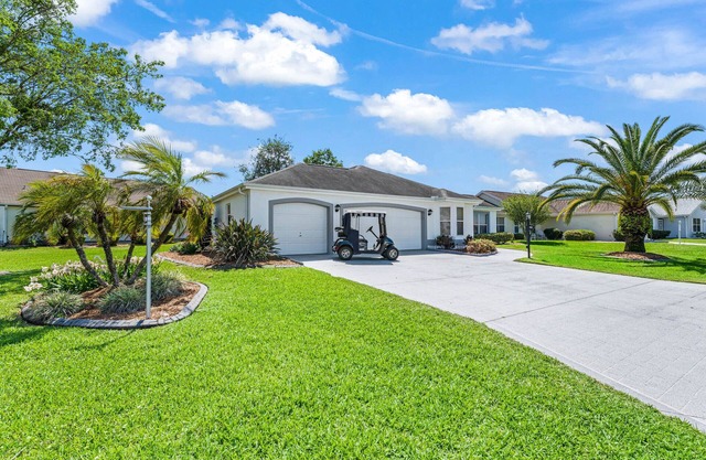 GREAT LOCATION BETWEEN SPANISH SPRINGS SQUARE & LAKE SUMTER LANDING