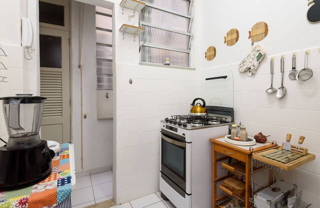 Apartment Leblon 2 Bedrooms Well Decorated Space and in Great Location Cavirio Cg103