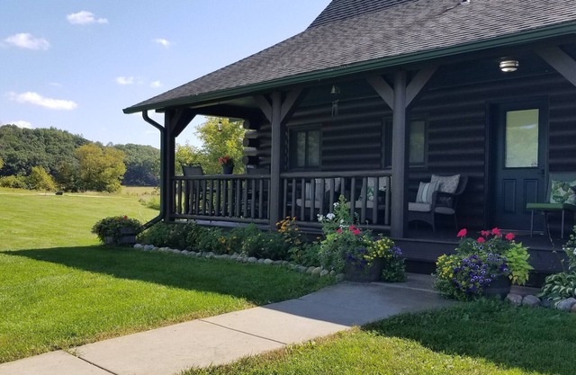 Gran Log Home con un montón de espacio para relajarse, capacidad para 13