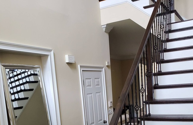Gran espacio de lujo en la solicitada comunidad de casas adosadas Johns Creek