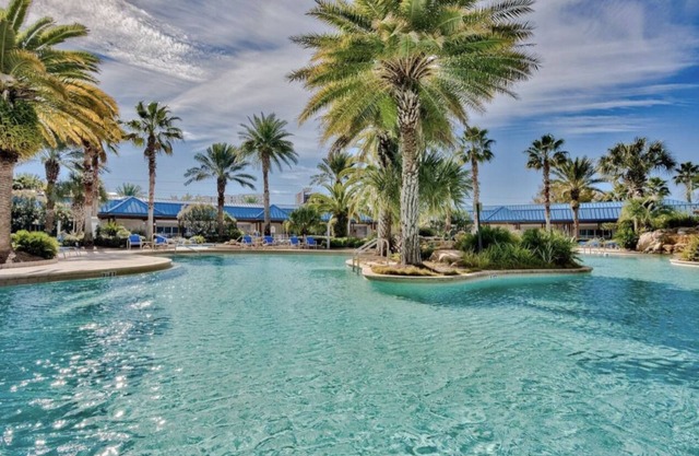 Great rates~Ocean view condo~near beach~Palms of Destin resort unit 21014 jr 2BR