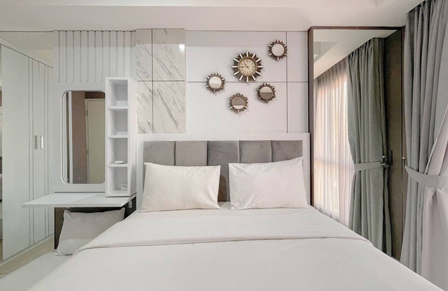 Grey Toned 1Br Apartment Tamansari Skylounge Makassar
