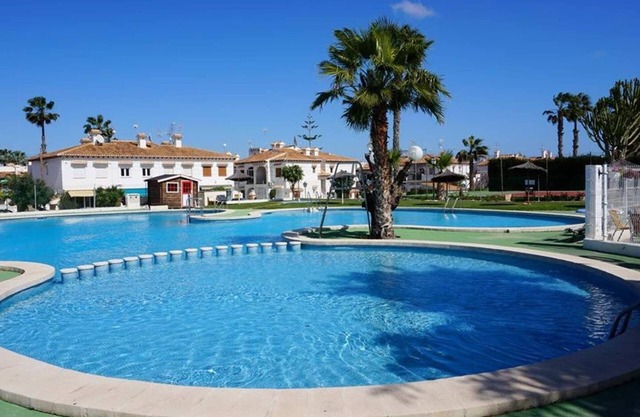 Bungalow ORIHUELA COSTA LAGO JARDIN 1, LOS BALCONES, TORREVIEJA