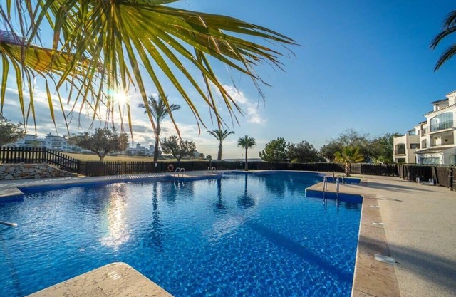 ACOGEDOR APARTAMENTO EN HACIENDA RIQUELME GOLF - EO1003HR