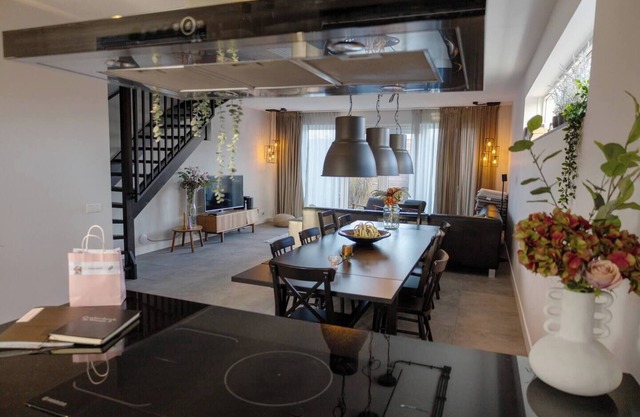 Group accommodation on the water in Stavoren, 20 person ( 2houses) accommodation on the water in Sta
