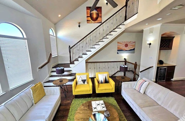 Graduation | 3BR Galleria Getaway |Sleeps 8