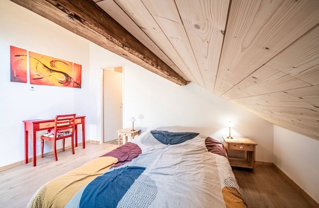 Casa de huéspedes 'Automne' con vistas a la montaña, terraza privada y Wi-Fi