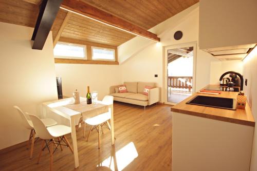 Guest House Dezulian