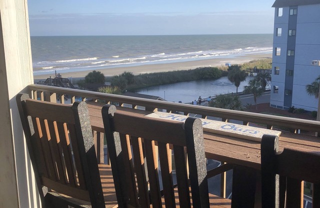 Aún quedan fechas de agosto. ¡No te pierdas un gran condominio con una vista increíble!