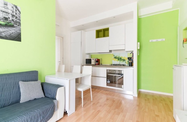 GuestHost - MM1 Inganni Bright Apartment
