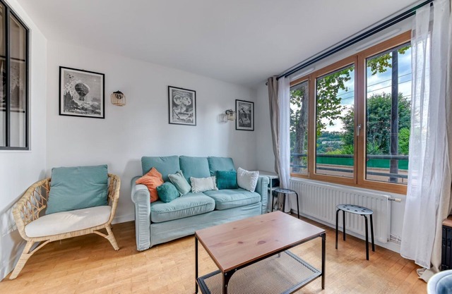 Family apt with Netflix -15 min walk from centre