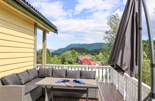 Casa de vacaciones Gule huset (FJH639) en Reksteren - 10 personas, 5 dormitorios