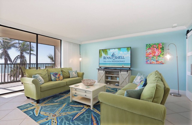 Gulf Front, Top Floor, Two Bedroom Condo with Den - Sundial L405