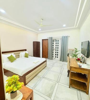 Gulmohar Residency, Hauz Khas New Delhi, Couple Friendly