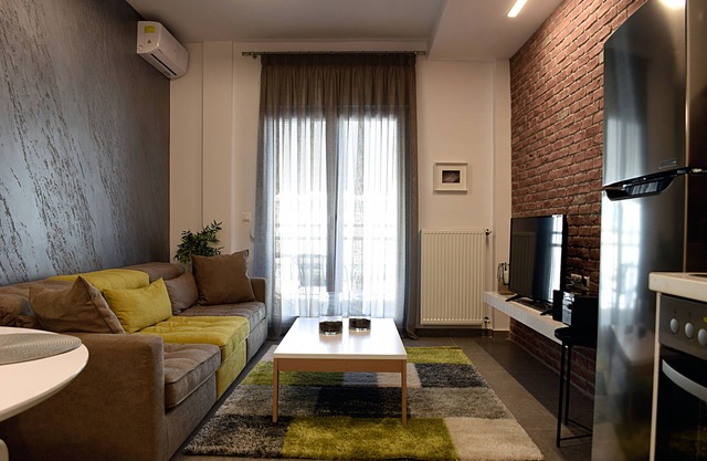 Gusto Luxury Apt Must