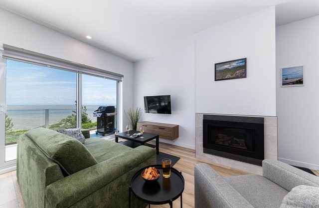 Havre du loup 1227 River front 1 Bedroom Gem