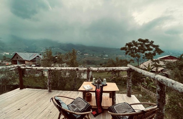 H’nee House Ta Van