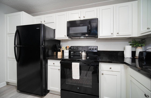~[H] River Bank Repose Sleeps 6 Private Units~
