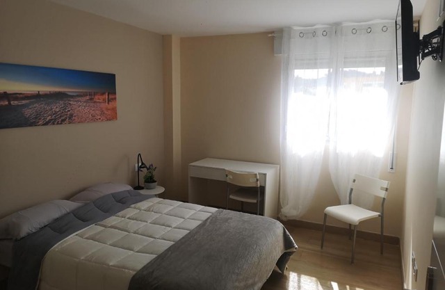 Habitación privada en hostal cerca aeropuerto Norte