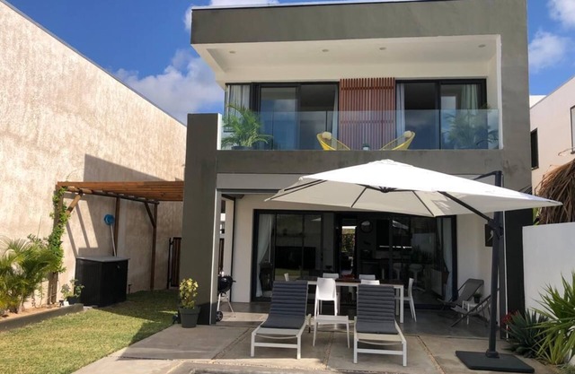 Halana: Cosy new villa with private pool near Grand Bay