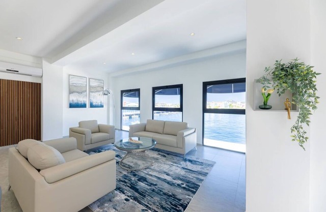 Handelskade’s Elegant Historic Penthouse