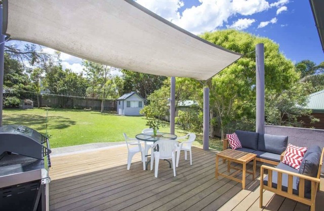 Harbour Haven 2-bedroom, 1-bathroom apartment. Sleeps 6 - Bedroom 1: Queen bed; Bedroom 2: Bunk bed