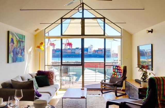 Harbour Views, Balcony Ideal For Couples In Freo