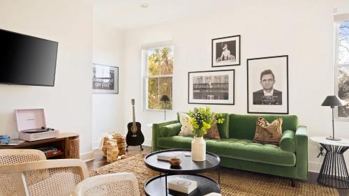 Hart Suite Buyout 4 by AvantStay Two Town House Buyout w Modern Amenities in Nashville