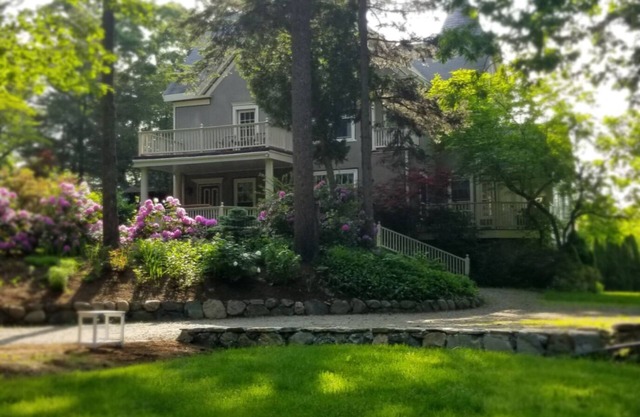 Harvard House Boutique Conference Center y Guest Quarters