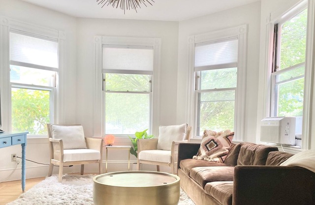 Harvard Square: Charming 3 bedroom