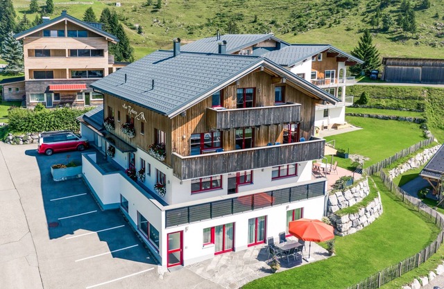 Haus Rothorn, panorama de apartamentos para 6-7 personas con balcón en un lugar soleado