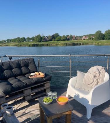 Hausboot der Friesländer im Wangermeer