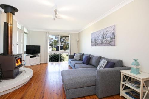 Hayes Beach House I Award Winner I 4 Mins to Beach