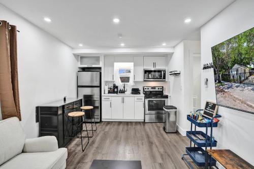 Heart of Miami Oasis, Modern, Steps from It All