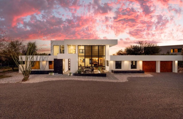 Heated Pool / Spa / 4 BR / 3.5 BA / Mountain Views