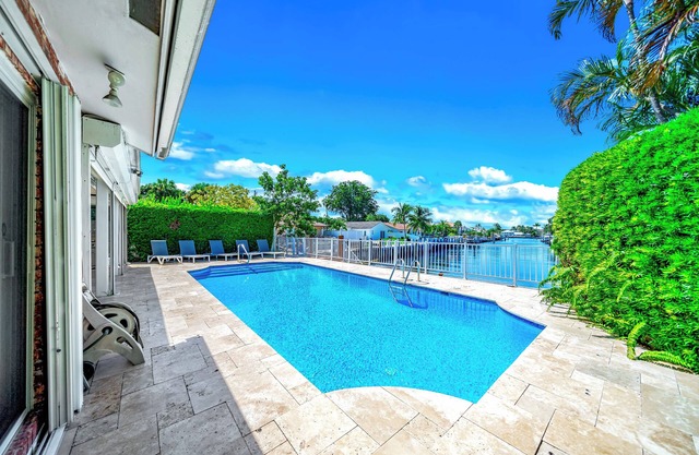 Heated Pool & Waterfront! Kayaks + Pool Table!