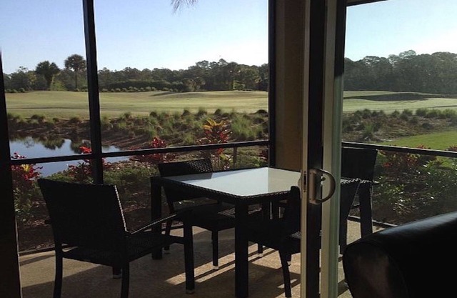 Heritage Bay Golf & Country Club 2Br / Ba Condo, Naples Fl Disponible de febrero a marzo de 2018